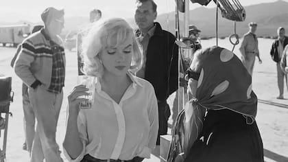 Paula Strasberg, esposa de Lee, acompañó a Marilyn Monroe en los rodajes de sus últimas películas