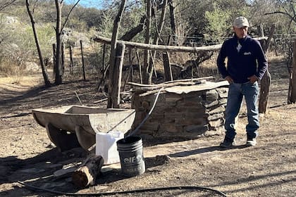 Paulino, el papá de Jesús, tiene 66 años y siempre trabajó cortando piedras en las canteras; quiere un futuro mejor para su hijo