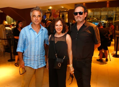 Paulo Brunetti, protagonista de Vanya -que se da en Cuatro Elementos- y Victoria Carreras y Pablo Cernadas, intérpretes de El conventillo de la Paloma -que este miércoles debuta en el Auditorium- compartieron una extensa charla antes del almuerzo