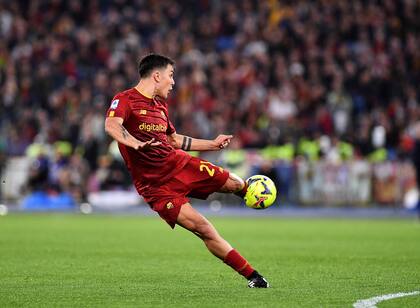 Paulo Dybala desequilibrando para la Roma ante Sampdoria, por la Serie A, goleada de la Roma 3-0