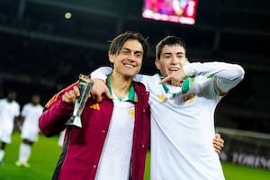 Dybala nunca se baja: un gol y una gran asistencia, pero... ¿tiene una sola chance de jugar el Mundial?