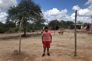 Tiene 14 años, armó su propia cancha de vóley y quiere resolver los problemas de su comunidad