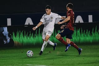 Corrió 50 metros: golazo de Pavón en el primer juego de LA Galaxy sin Guillermo