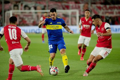 Pavón, perdido ante la marca; el delantero tuvo una noche discreta