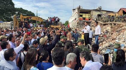 Pe?a Nieto visitó ayer Juchitán, la ciudad más castigada por el sismo