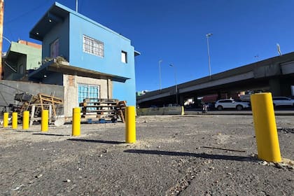 Peatonalización de calles para evitar el ingreso de materiales de construcción en la Vlla 31 de Retiro