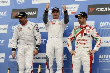 Pechito celebra su segundo triunfo