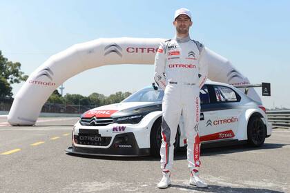 Pechito inicia la defensa del título