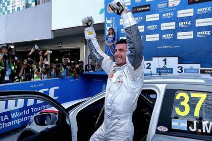 Pechito López gritó campeón de WTCC