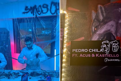 Pedro Chila en un espacio con música y pinturas