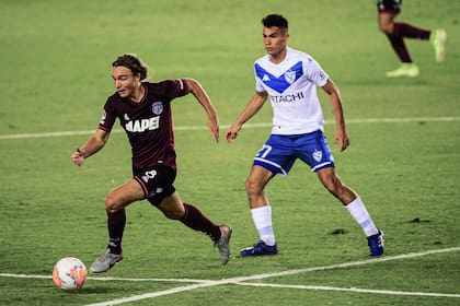 Pedro De la Vega, una de las apariciones más rutilantes del fútbol argentino; sangre joven para una ofensiva en la que Lautaro Acosta y José Sand aportan experiencia.