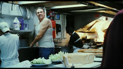 Pedro Lovell en la cocina del restaurante de Rocky Balboa, en Rocky VI