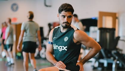 Pedro Neto durante una sesión en el gimnasio Foto: "X" @ChelseaFC