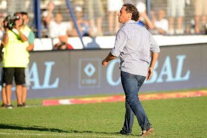 Pedro Troglio explotó contra los hinchas