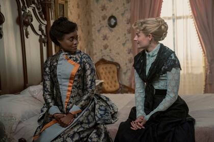 Peggy Scott (Denée Benton) busca la verdad sobre su hijo perdido y está dispuesta a enfrentar los mandatos paternos respecto a su destino en esa convulsa Nueva York.