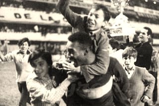 El día en que "O Rei" se puso la camiseta de Boca y dio una vuelta olímpica