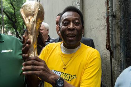 Pelé, en el tercer escalón: anotó 767 goles oficiales
