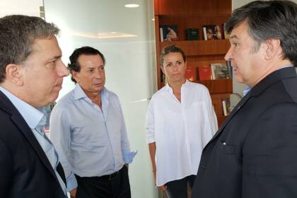 Dujovne, Sica, Bircher y Pelegrina