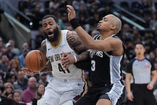 Pelicans desperdician ventaja de 20 puntos y vencen 104-95 a Spurs