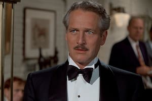 Un director obsesivo con ayuda de la NASA, dos galanes competitivos y una fanática desquiciada