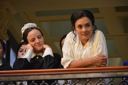 Penella comenzó a actuar a los 13 años; hizo teatro, se formó en Londres y en 2016 llegó a la televisión con El hotel de los secretos (Foto: Instagram @mariapenella)
