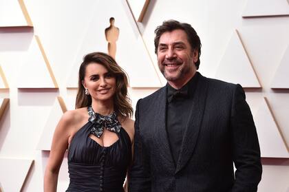 Penélope Cruz, izquierda, y Javier Bardem en los Oscar de 2022