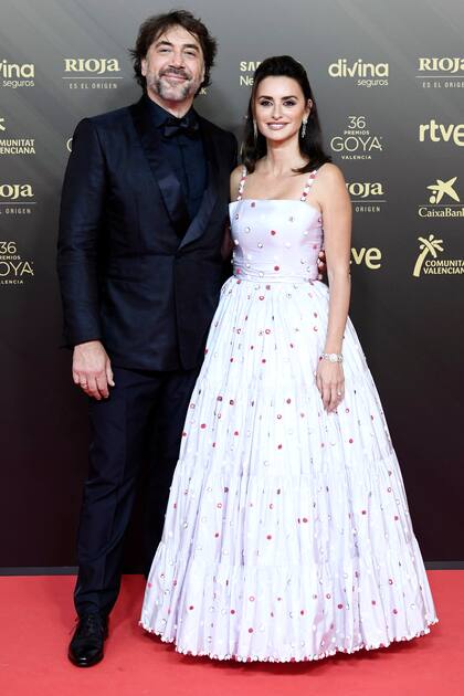 Penélope posa junto a su marido, Javier Bardem.Juntos hacen historia por haber estado nominados a los Goya y a los Oscar, gala que tendrá lugar el último fin de semana de marzo.