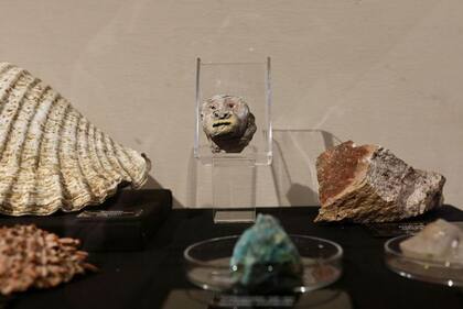 Los arqueólogos han descubierto figurillas y tallas sofisticadas en el sitio.