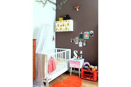 ¿Pensabas que el marrón no era un color apto para un cuarto infantil? Este cuarto es un excelente exponente para imitar