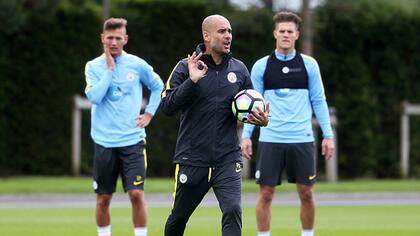 Guardiola, molesto con la pelota que se utiliza en la Copa de la Liga