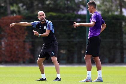 Pep Guardiola en el entrenamiento de Manchester City