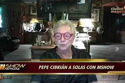 Pepe Cibrián habló con Ciudad Magazine desde su habitación, que llamó la atención inmediatamente