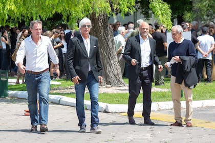 Pepe Lagos (segundo desde la izquierda)