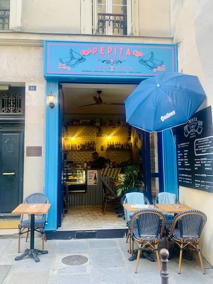 "Pepita la pistolera" es uno de los siete locales que tienen en París.