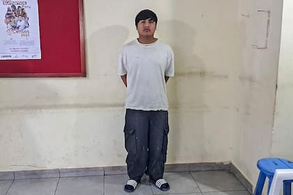 Pequeño J está acusado en la Argentina por el delito de homicidio agravado por haber sido premeditado, con alevosía, ensañamiento y mediando la violencia de género