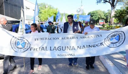 Pequeños productores de Laguna Naineck marcharon a la capital formoseña para visibilizar su difícil situación