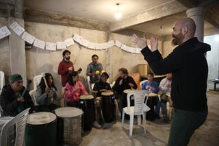 Ritmo con señas: el lenguaje que se convirtió en un juego, como el fútbol
