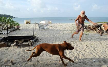 Perdió su fortuna y se mudó a la Isla de la Restauración