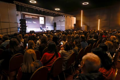 Pérez Reverte fue uno de los autores más convocantes de este sábado en La Rural