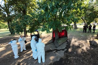 Un paseador de perros encontró el cuerpo apuñalado de un hombre