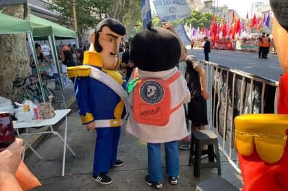 Reapareció Zamba, el personaje animado de la TV Pública. Esta vez, con un mensaje escrito en la mochila: “Volvimos”