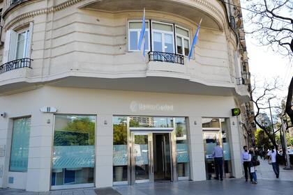 Permite la financiación de hasta el 100% del valor del automotor a adquirir