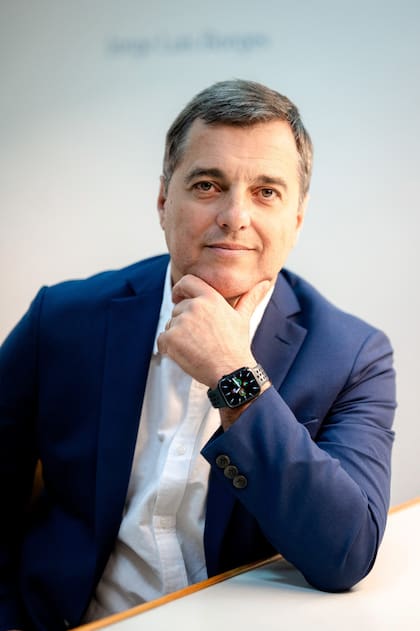 Pernice explica que la IA agéntica saldrá de la computadora en unos años y empezará a estar en robots