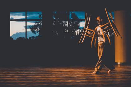 Pero había algo más, aquel universo le había obsequiado una llave que le abría las puertas al mundo...