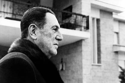Perón iraba al líder fascista de Italia y tuvo rasgos autoritarios.