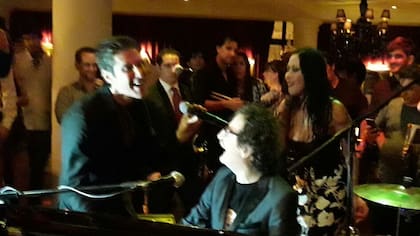 Perry Farrell y Charly García junto a los FlowerTrip en el Hotel Faena