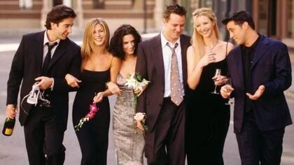 Perry, junto a sus compañeros de la serie, interpretó a Chandler Bing durante diez temporadas