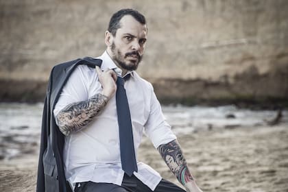 Perseguir las olas más grandes y peligrosas del mundo se convirtió en su profesión.