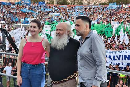 Pérsico y Menéndez junto a la intendenta de Moreno, Mariel Fernández en el lanzamiento de La Patria de los Comunes