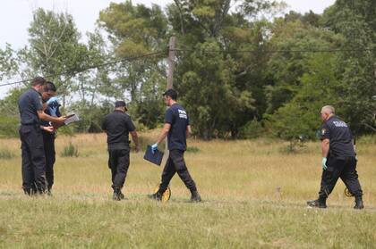 Personal especializado realiza peritajes en la zona del accidente